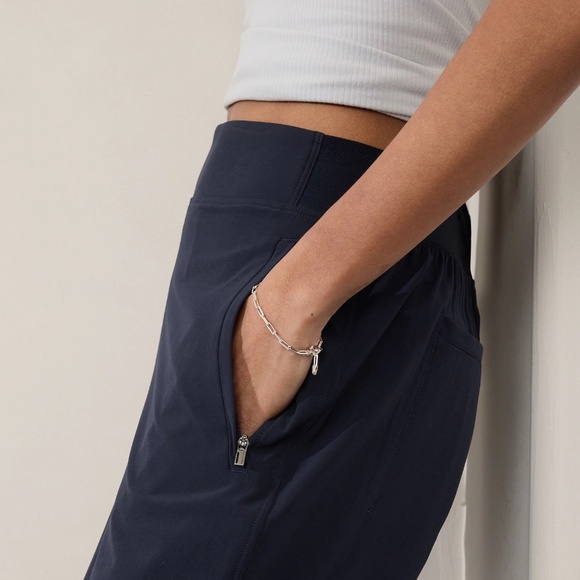 Athleta Brooklyn Jogger - EUC - Picture 2 of 9